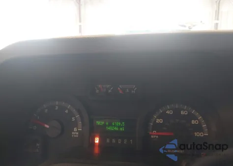 2010 Ford E-250 Commercial/Recreational из США, поврежденный, VIN 1FTNE2ELXADA10387